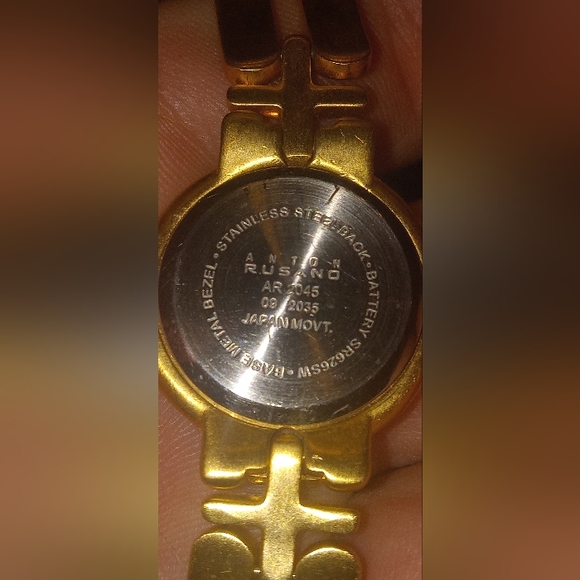 Women's gold tone pearl coin face watch - Picture 2 of 2